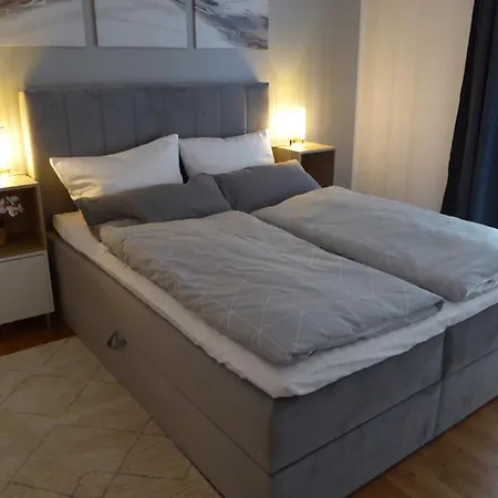 & Perfekte Anbindungmit - Neubau 2-zimmer Apartment Dresden