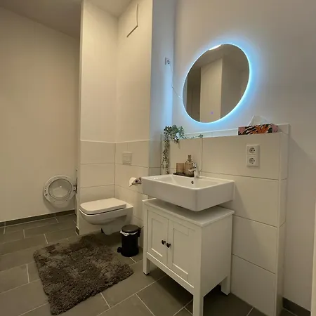 & Perfekte Anbindungmit - Neubau 2-zimmer Apartment Dresden